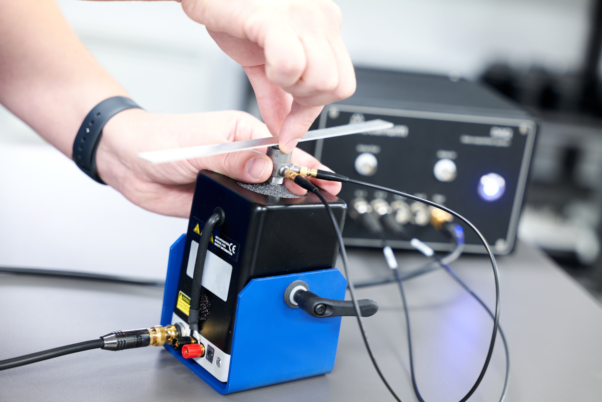 Mechanical Characterization of Damping Materials | Mecanum